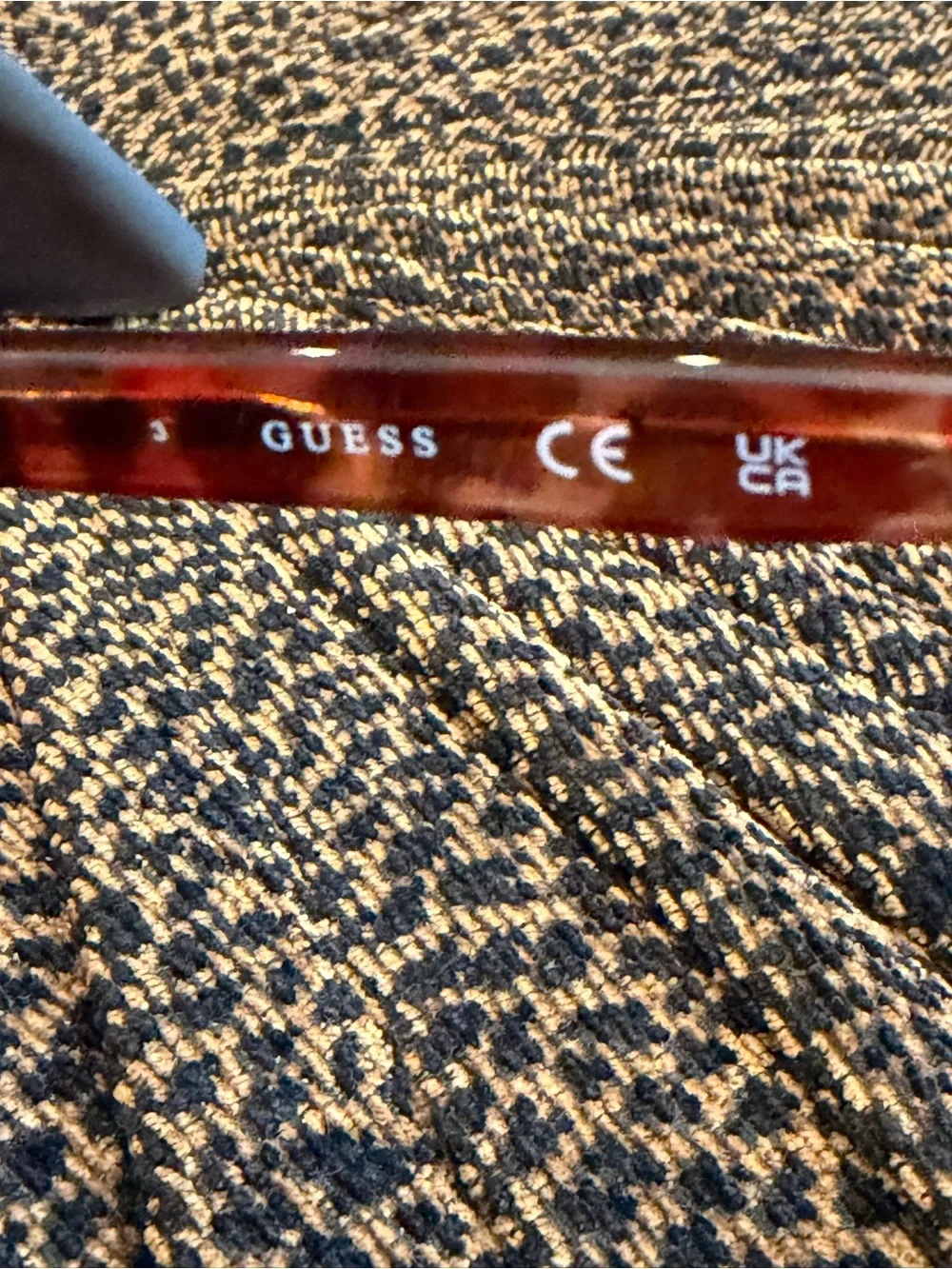 New with case and cloth Guess Tortoise and Pink Sunglasses